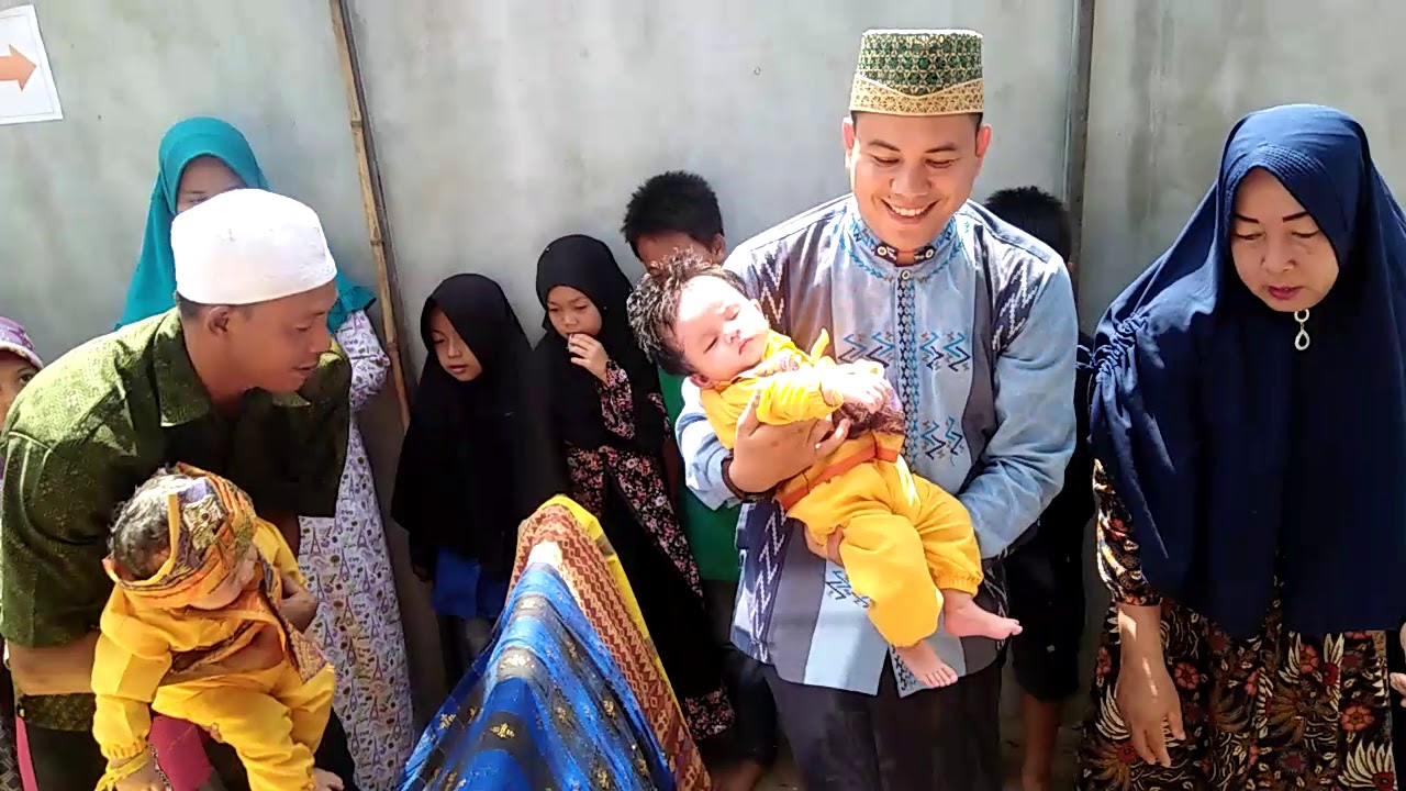 Gunting Rambut &amp; Tijak Tanah